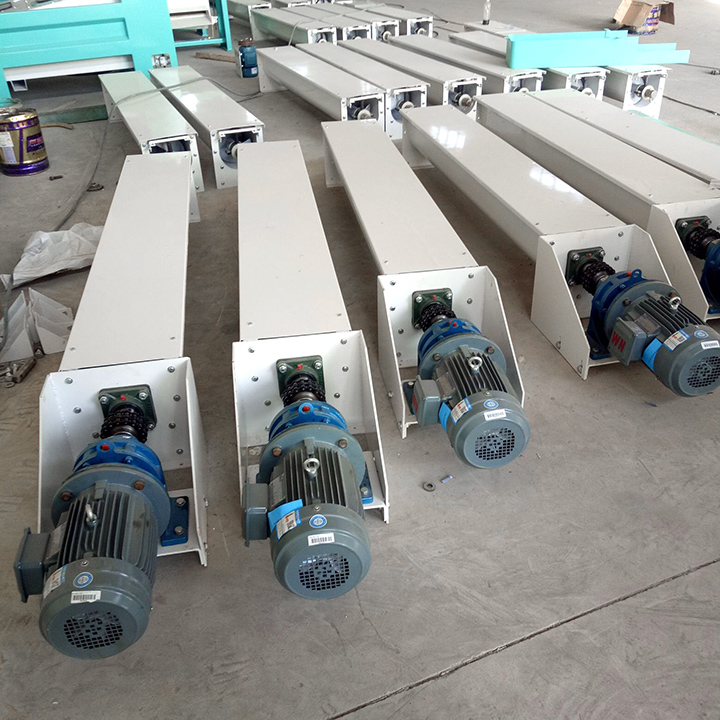 U型螺旋輸送機的輸送效率跟螺旋葉片的螺距、直徑有關(guān)